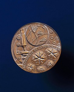 This is the Nobel prize medal awarded to Alexander Fleming, 1945. Courtesy of the Science Museum London